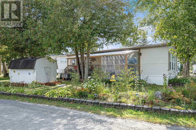 28891000/8-kelly-sand-private/remainder-of-stittsville-area/ottawa/ontario/K0A1B0_1