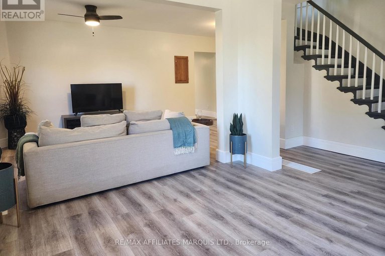 28979025/12-oak-street/lancaster/south-glengarry/ontario/K0C1N0_9