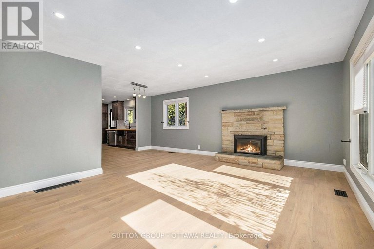 29047686/1218-upton-road/manotick-south-to-roger-stevens/ottawa/ontario/K4M1B3_9