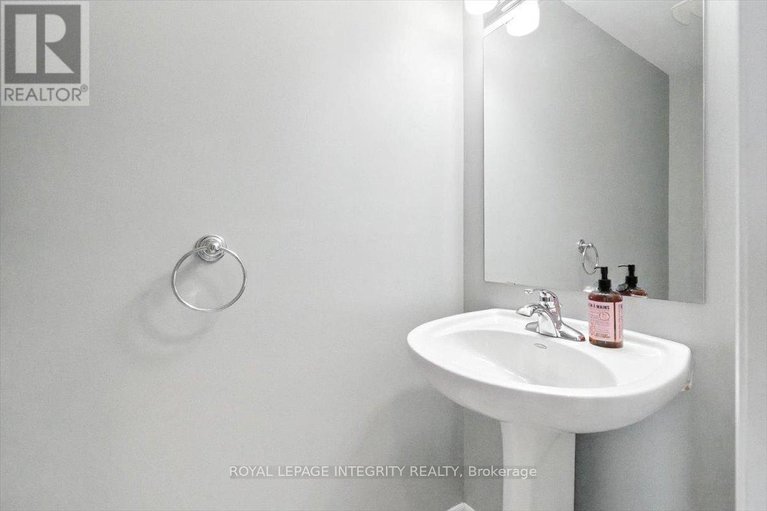 28587957/748-morningstar-way/mer-bleuebradley-estatesanderson-park/ottawa/ontario/K1W0G6_5
