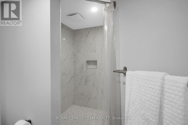 28310189/970-parkhurst-boulevard/mckellar-heightsglabar-park/ottawa/ontario/K2A3M9_29