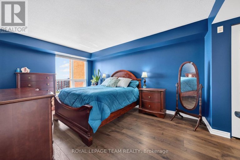 29651493/811-120-grant-carman-drive/mooneys-bayrevelstoke/ottawa/ontario/K2E1C8_28