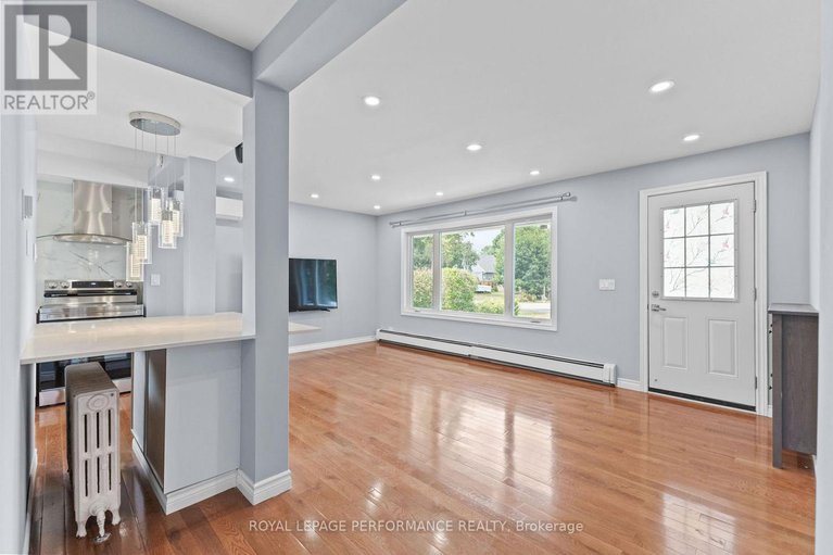 28864707/10-argue-drive/borden-farmstewart-farmcarleton-heightsparkwood-hills/ottawa/ontario/K2E6S1_3