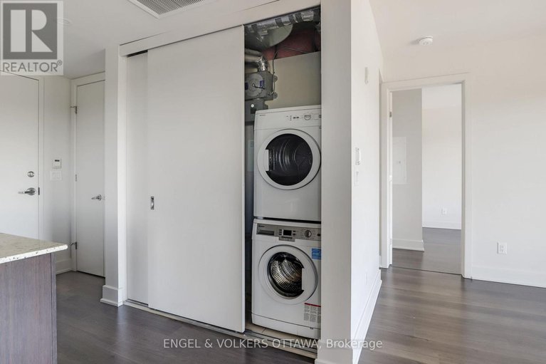 28825352/813-7-marquette-avenue/vanier/ottawa/ontario/K1L8A7_19