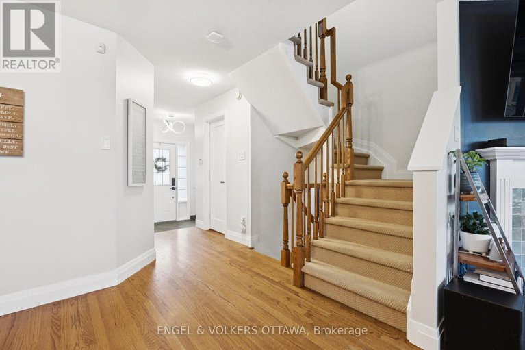 28783227/247-rolling-meadow-crescent/mer-bleuebradley-estatesanderson-park/ottawa/ontario/K1W0A8_7