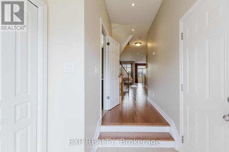 28568800/6083-north-bluff-drive/riverside-southgloucester-glen/ottawa/ontario/K1V2L6_5