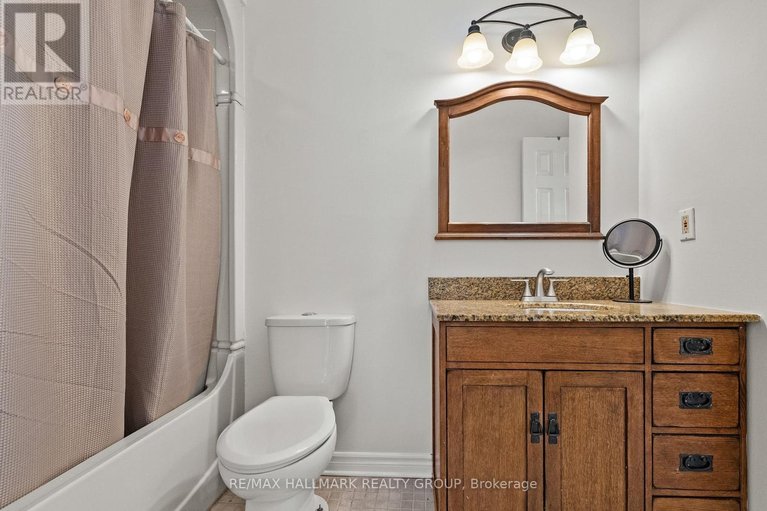 29670827/15-elm-avenue/village-of-russell/russell/ontario/K4R1B3_22