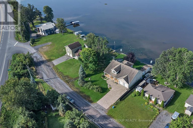 28420181/300-voisine-road/town-of-rockland/clarence-rockland/ontario/K4K1A1_39