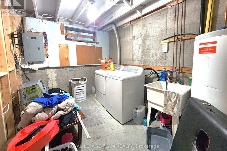 28396854/b-25-bertona-street/craig-henrywoodvale/ottawa/ontario/K2G4G7_21