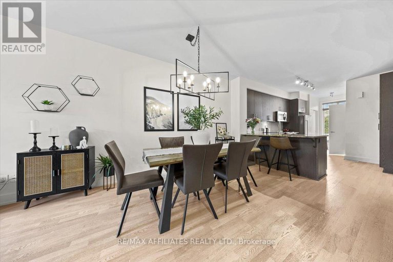 28976421/3-23-bergeron-private/chapel-hill/ottawa/ontario/K1C0C2_14