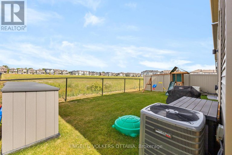 29018606/119-green-ash-avenue/goulbourn-twp-from-franktown-rdsouth-to-rideau/ottawa/ontario/K0A2Z0_45