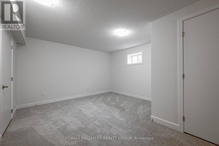 28470384/6357-perth-street/btwn-franktown-rd-fallowfield-rd/ottawa/ontario/K0A2Z0_33
