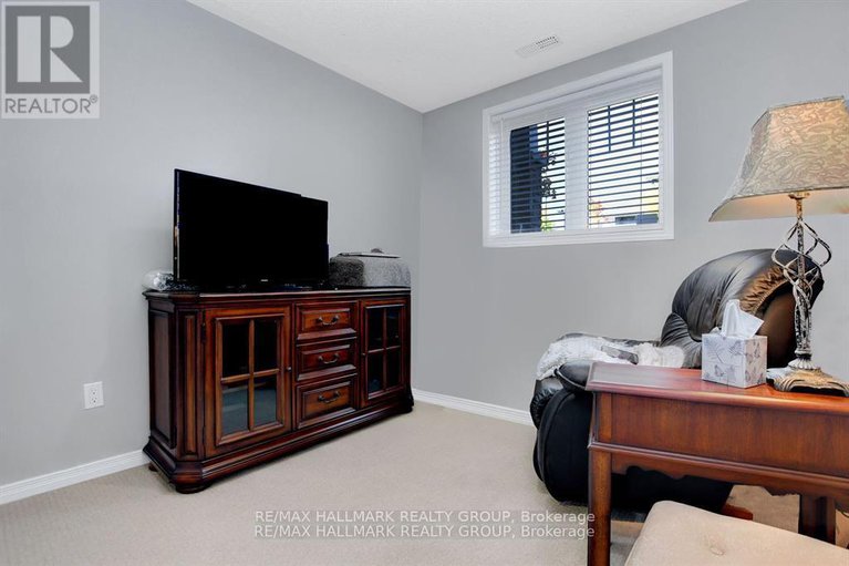 29410894/1-486-via-verona-avenue/longfields/ottawa/ontario/K2J6B3_25