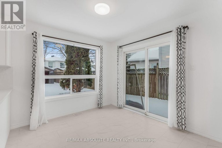 29194592/876-clearcrest-crescent/fallingbrookridgemount/ottawa/ontario/K4A3E6_8