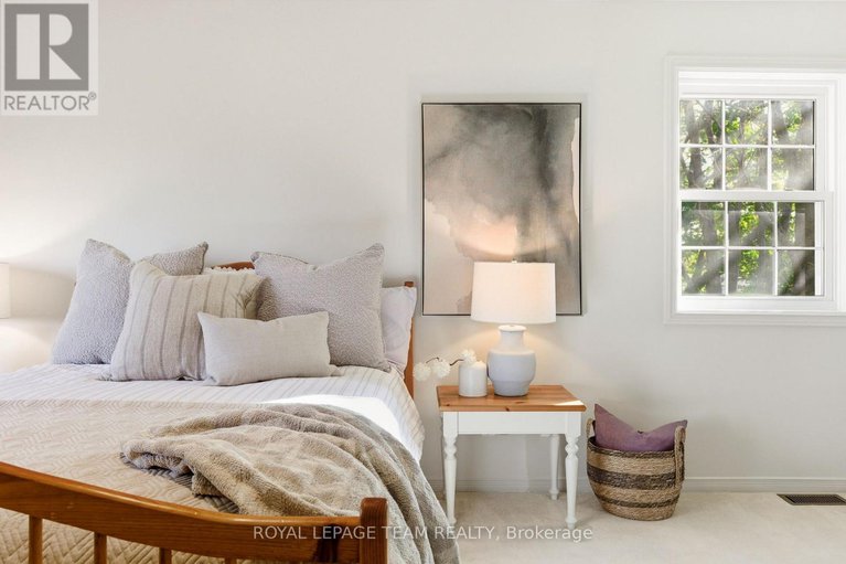 29036869/1102-cindy-hill-crescent/manotick-long-island-nicholls-island/ottawa/ontario/K4M1E8_29