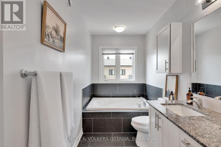 28659371/262-pembina-private/riverside-southgloucester-glen/ottawa/ontario/K4M0E2_32