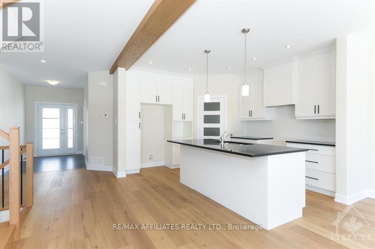 26961653/441-aurora-street/sunset-flat/embrun/ontario/K0A1W0_3