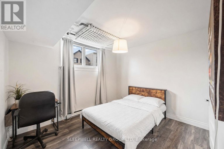 29674699/1a-180-augusta-street/sandy-hill/ottawa/ontario/K1N8C1_19