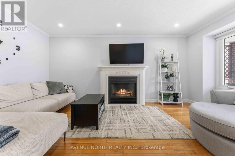 29235552/1017-arrowhead-place/convent-glen/ottawa/ontario/K1C2S5_5