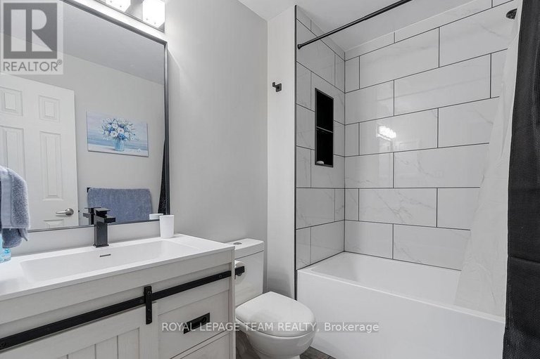 28447984/80-pickwick-drive/cedargrovefraserdale/ottawa/ontario/K2J3E2_23
