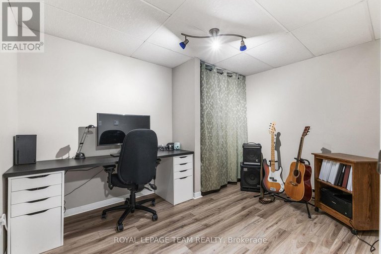 29038581/1965-patricia-street/town-of-rockland/clarence-rockland/ontario/K4K1B2_28