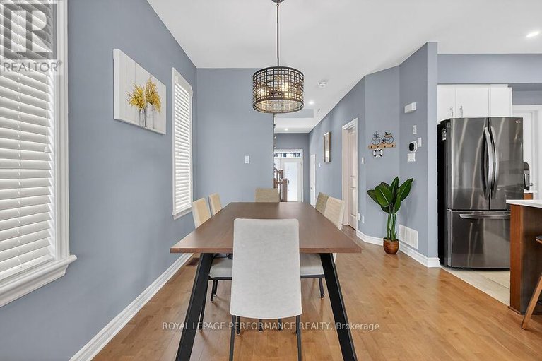 29557576/790-cairn-crescent/mer-bleuebradley-estatesanderson-park/ottawa/ontario/K1W0P7_26