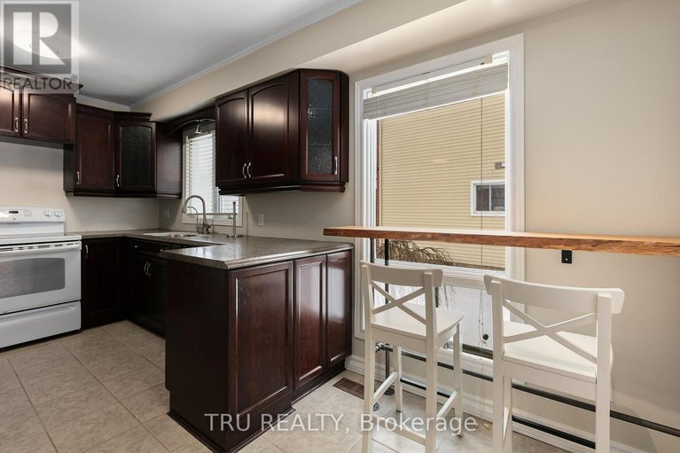 29669051/1078-st-emmanuel-terrace/convent-glen-north/ottawa/ontario/K1C2J7_16