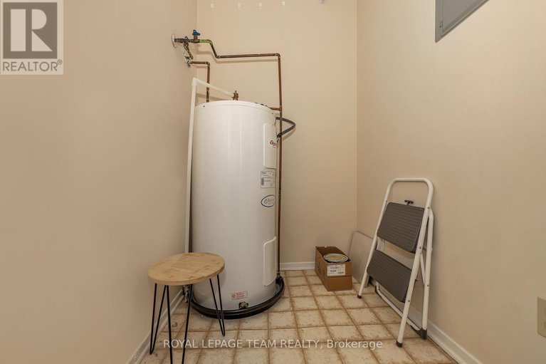 29231241/200-260-brittany-drive/viscount-alexander-park/ottawa/ontario/K1K4M2_23