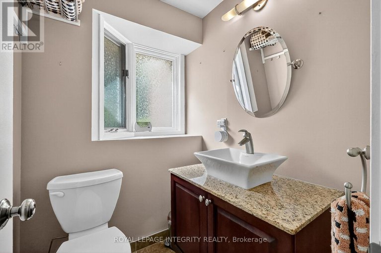 29013773/40-shadetree-crescent/borden-farmstewart-farmcarleton-heightsparkwood-hills/ottawa/ontario/K2E7R2_5