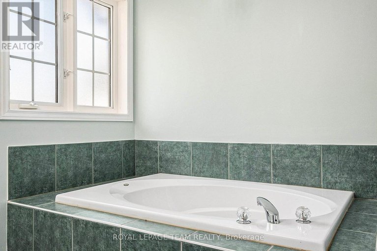 29121971/45-boulder-way/longfields/ottawa/ontario/K2J4R5_22