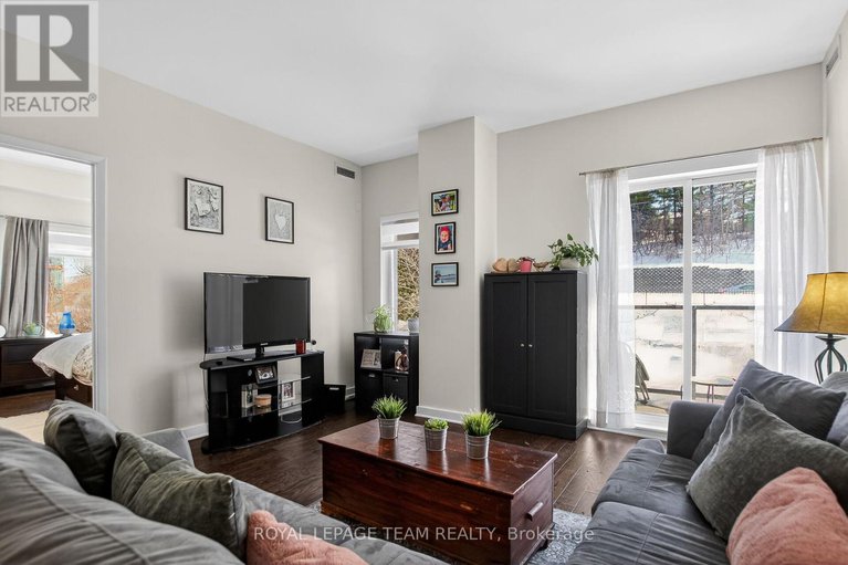 29362714/204-310-centrum-boulevard/bilberry-creekqueenswood-heights/ottawa/ontario/K1E0A3_15