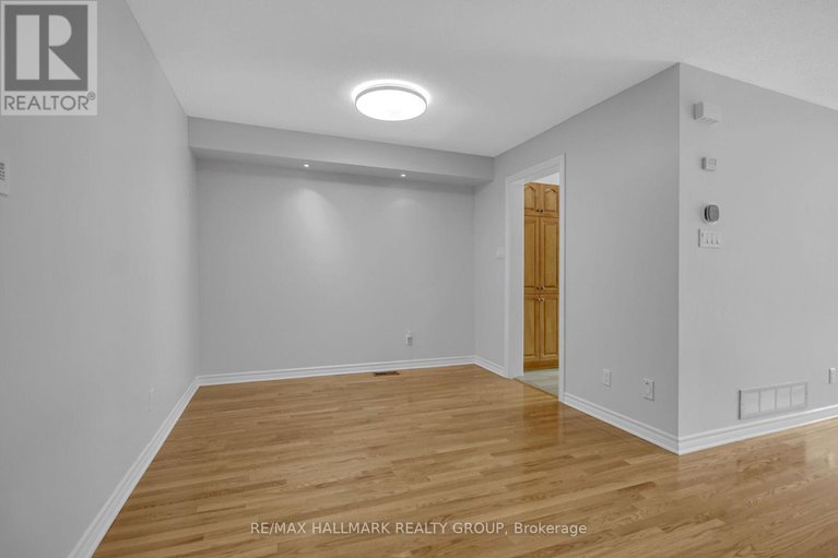 28731466/198-tandalee-crescent/emerald-meadowstrailwest/ottawa/ontario/K2M0A2_12
