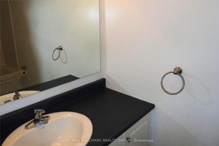 29057577/235-ridgepark-private/meadowlandscrestview/ottawa/ontario/K2G1H1_11