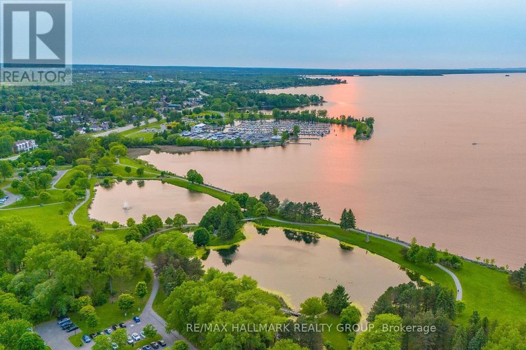 28652851/17-hastings-street/crystal-bayrocky-point/ottawa/ontario/K2H8C2_50