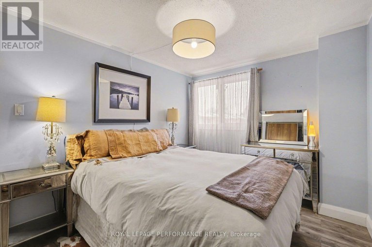 29377757/76-1722-lafrance-drive/queenswood-heights-south/ottawa/ontario/K1E2H2_20