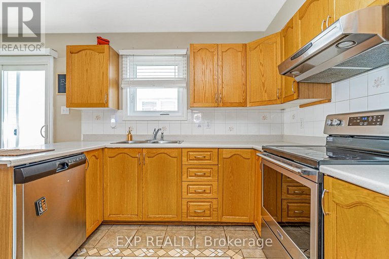 28746795/2103-gardenway-drive/fallingbrookgardenway-south/ottawa/ontario/K4A3K2_16