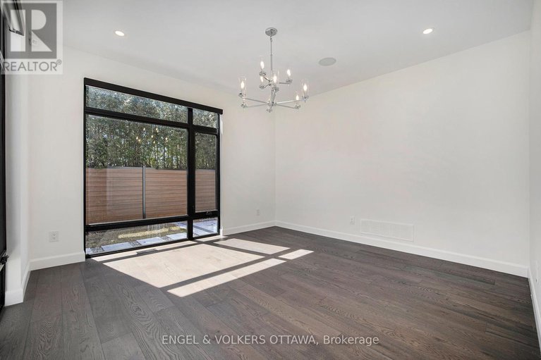 28202595/888-melwood-avenue/mckellar-heightsglabar-park/ottawa/ontario/K2A3C3_4