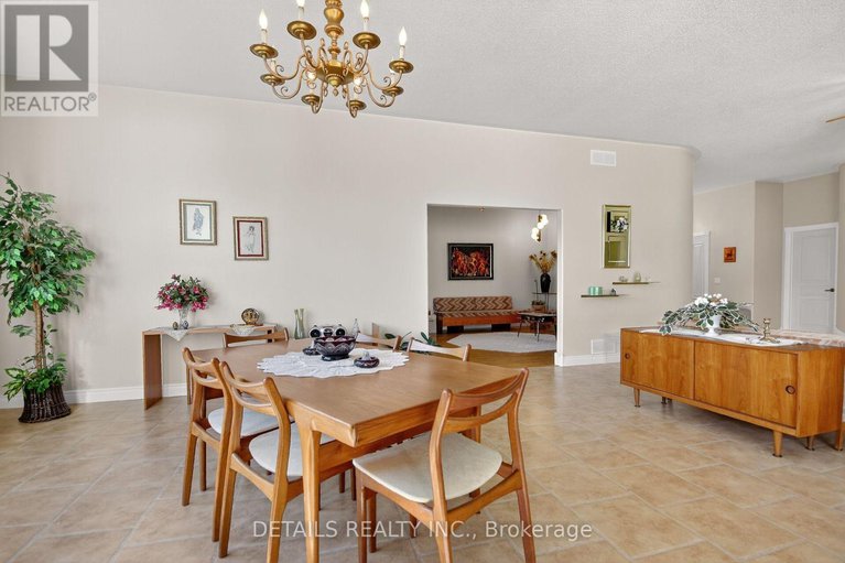 29023437/7-eagle-chase-court/cedargrovefraserdale/ottawa/ontario/K2J3N5_13