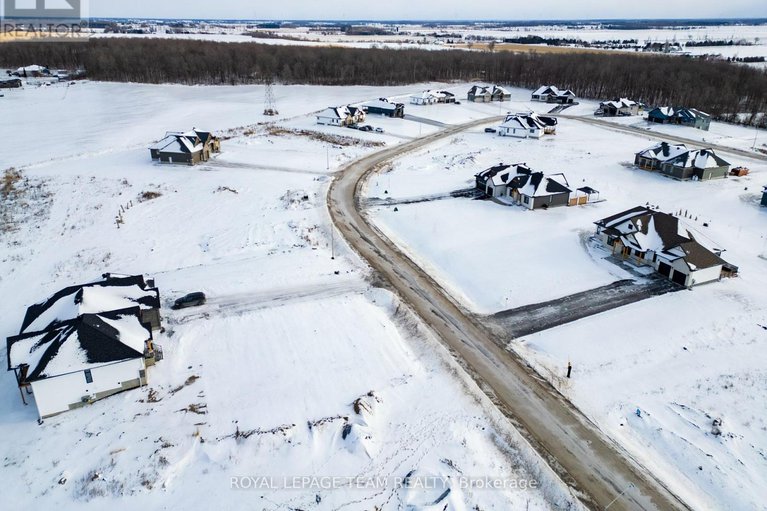 29213480/224-trudeau-crescent/russell-twp/russell/ontario/K4R1E5_6