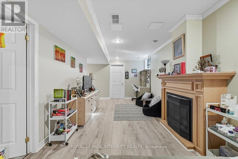28877038/1293-maitland-avenue/copeland-park/ottawa/ontario/K2C2C4_24