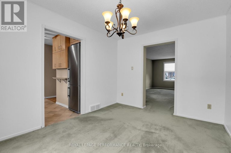 29663857/2166-bickerton-avenue/beacon-hill-north/ottawa/ontario/K1J6Y3_11