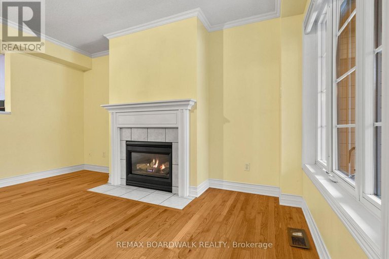 29251894/42-college-circle/castle-heights/ottawa/ontario/K1K4R8_7