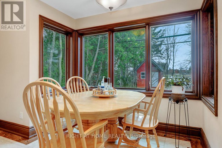 28184853/1271-field-street/bel-air-park/ottawa/ontario/K2C2P9_14
