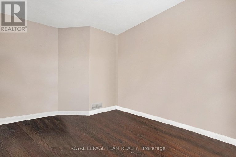 28915612/5386-mansel-crescent/manotick-village-manotick-estates/ottawa/ontario/K4M1L3_34