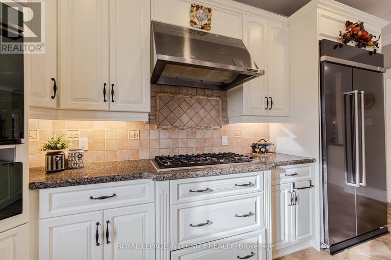 28879207/5884-earlscourt-crescent/manotick-east-to-manotick-station/ottawa/ontario/K4M1K2_13