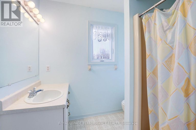 29658263/108-felton-crescent/russell-twp/russell/ontario/K4R1E5_19