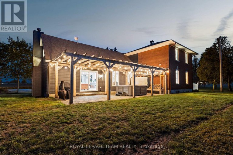 28914015/6101-first-line-road/manotick-south-to-roger-stevens/ottawa/ontario/K0A2E0_39