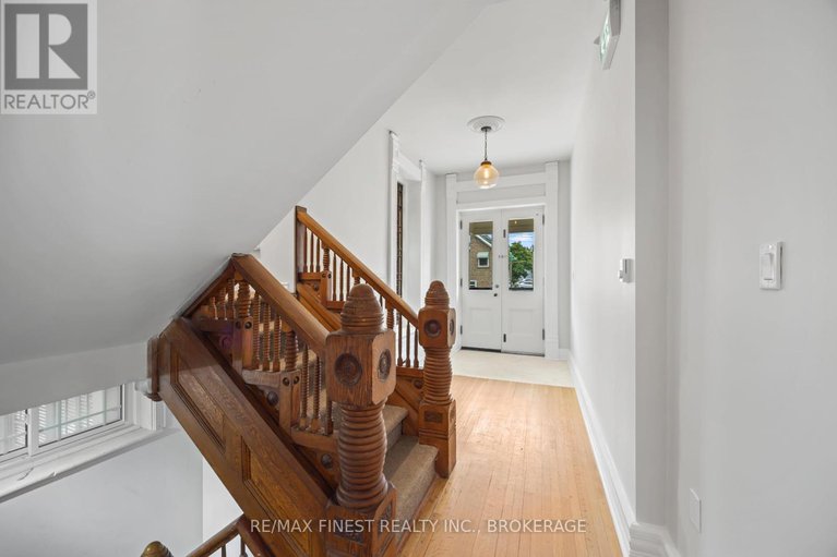 29319562/10-victoria-avenue/brockville/brockville/ontario/K6V2B1_4