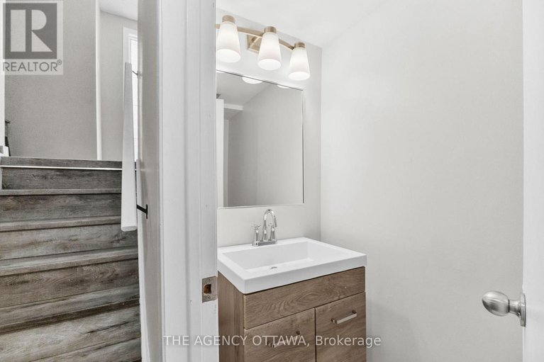 29075964/602-seyton-drive/westcliffe-estates/ottawa/ontario/K2H7X5_24