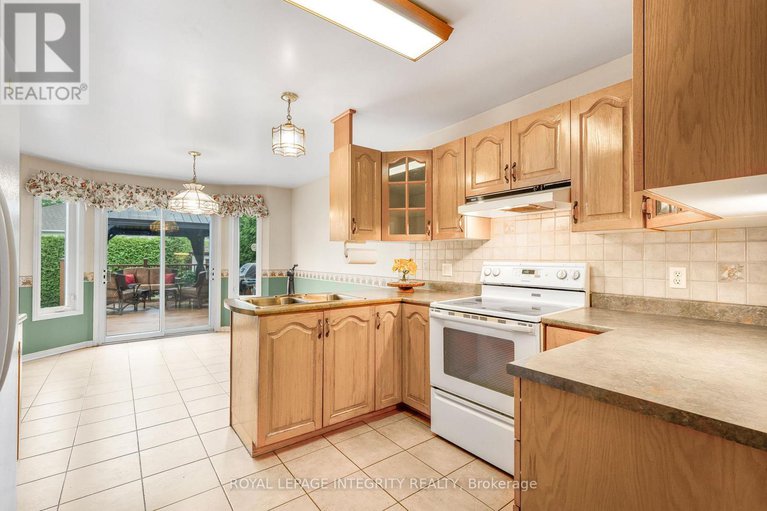 28999815/1659-toulouse-crescent/orleanssunridge/ottawa/ontario/K1C6K5_12